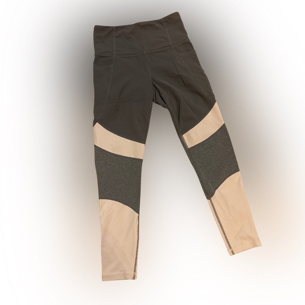 🌸 Athleta Performance Leggings • XS • Like New • High Stretch • MSRP $98 🩶
